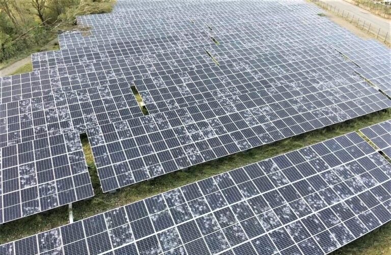 découvrez comment les cellules photovoltaïques transforment l'énergie solaire en électricité, contribuant ainsi à un avenir durable. apprenez les différentes technologies, leurs avantages et comment elles s'intègrent dans les systèmes énergétiques modernes.