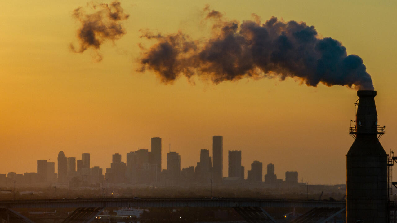 découvrez comment le texas, un leader en matière de production d'énergie, intègre les énergies renouvelables dans son mix énergétique. explorez les initiatives innovantes et les projets d'énergie solaire et éolienne qui transforment l'état en un modèle de durabilité.