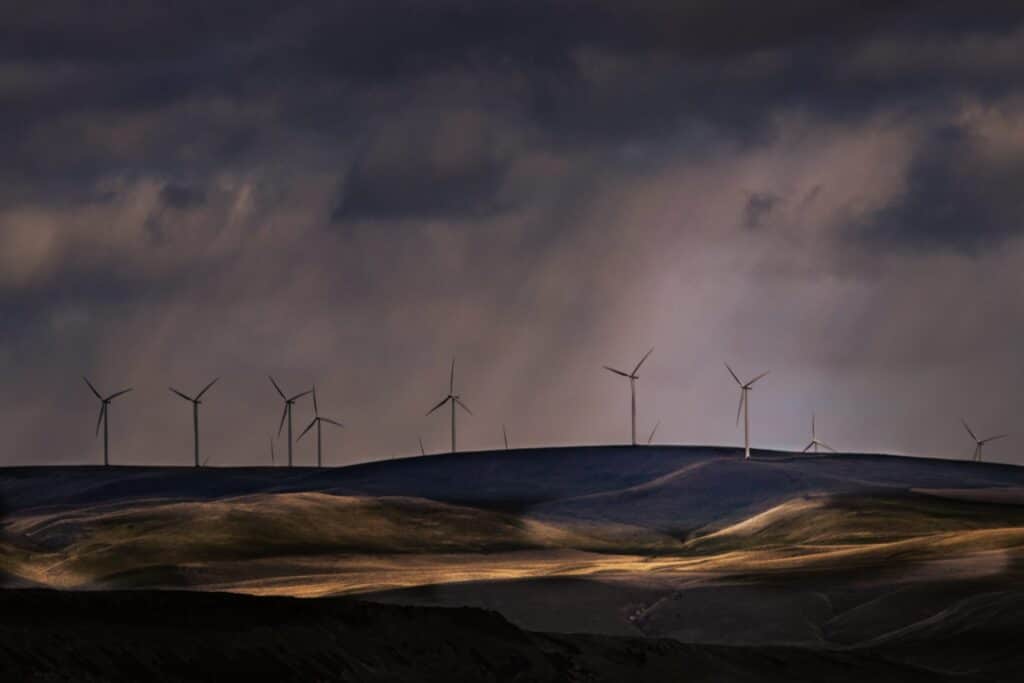 découvrez les énergies renouvelables dans l'ouest américain : technologies innovantes, initiatives écologiques et impact sur l'environnement. plongez dans un avenir durable avec des solutions énergétiques respectueuses de la planète.