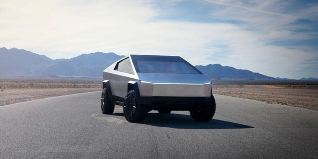 découvrez l'expérience unique de toucher le cybertruck, le véhicule futuriste de tesla, alliant design audacieux et technologie avancée. plongez dans l'univers de l'électromobilité et admirez chaque détail de ce modèle révolutionnaire.