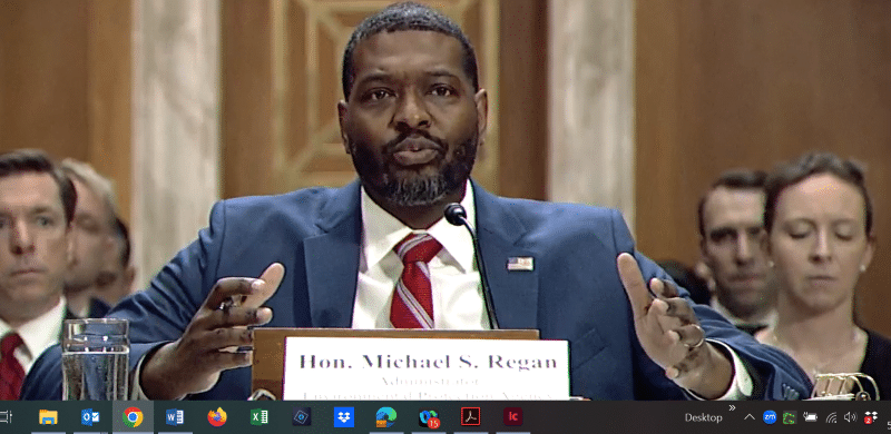 découvrez le parcours et les ambitions de michael s. regan, le nouveau directeur de l'epa, qui s'apprête à transformer l'agence environnementale américaine avec des initiatives audacieuses pour la protection de l'environnement et la lutte contre le changement climatique.