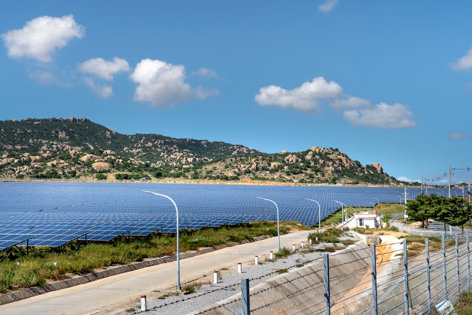 découvrez comment l'inde a triplé sa capacité d'énergie renouvelable en dix ans, atteignant 232 gw, et explorez ses ambitions pour atteindre 500 gw d'ici 2030. un tournant dans la transition énergétique du pays.